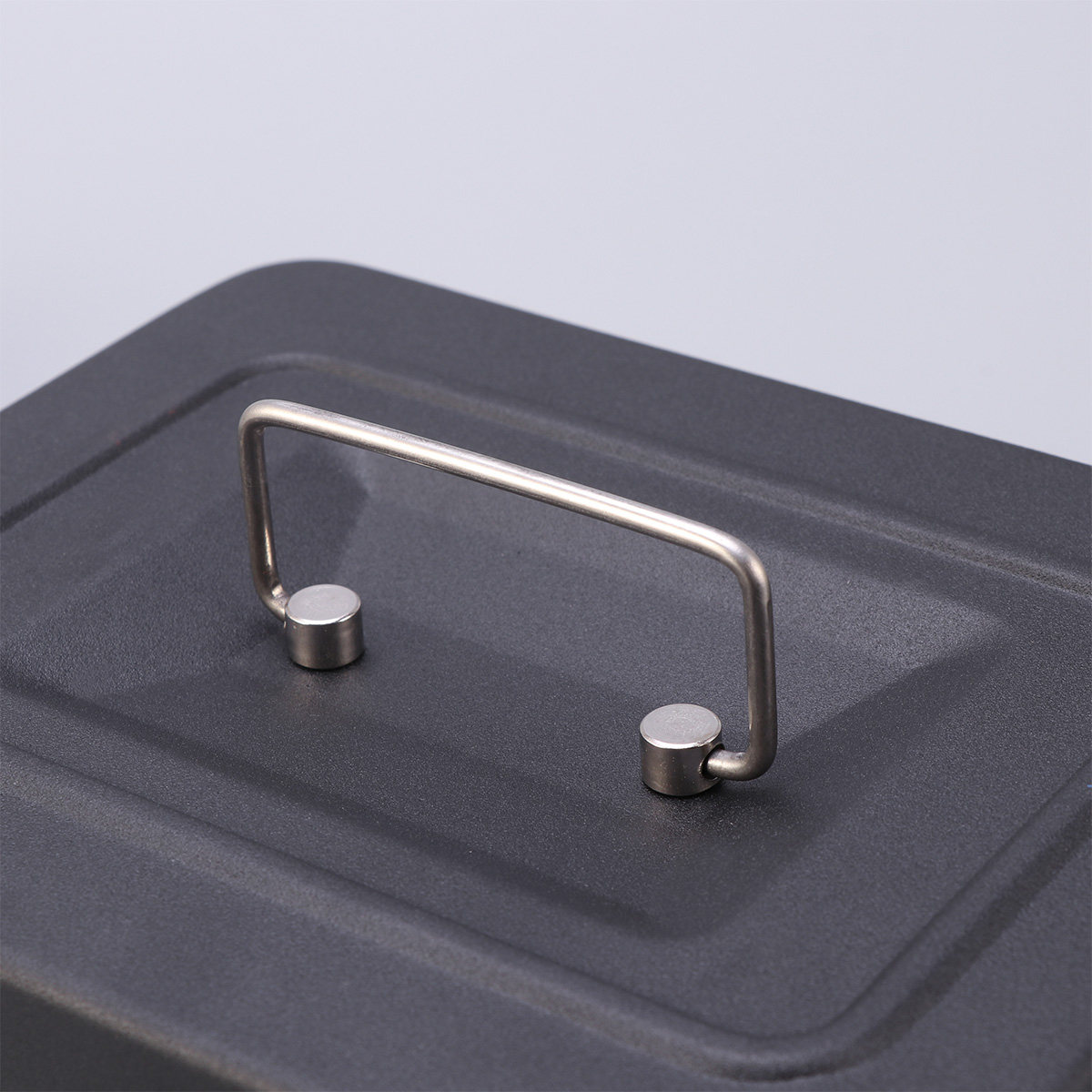 صندوق نقود معدني متين وسميك مع - مراجعة Lockbox Key Secure وسعره